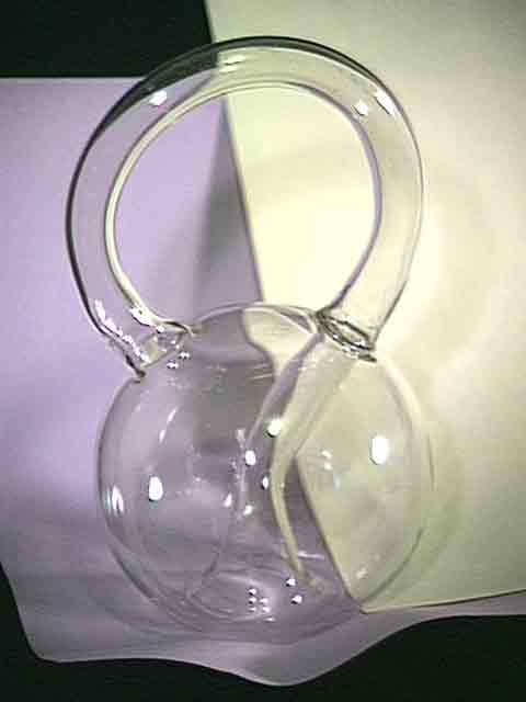 kleinbottleです。 Acme's Medium Sized Klein Bottle - a mathematical delight!